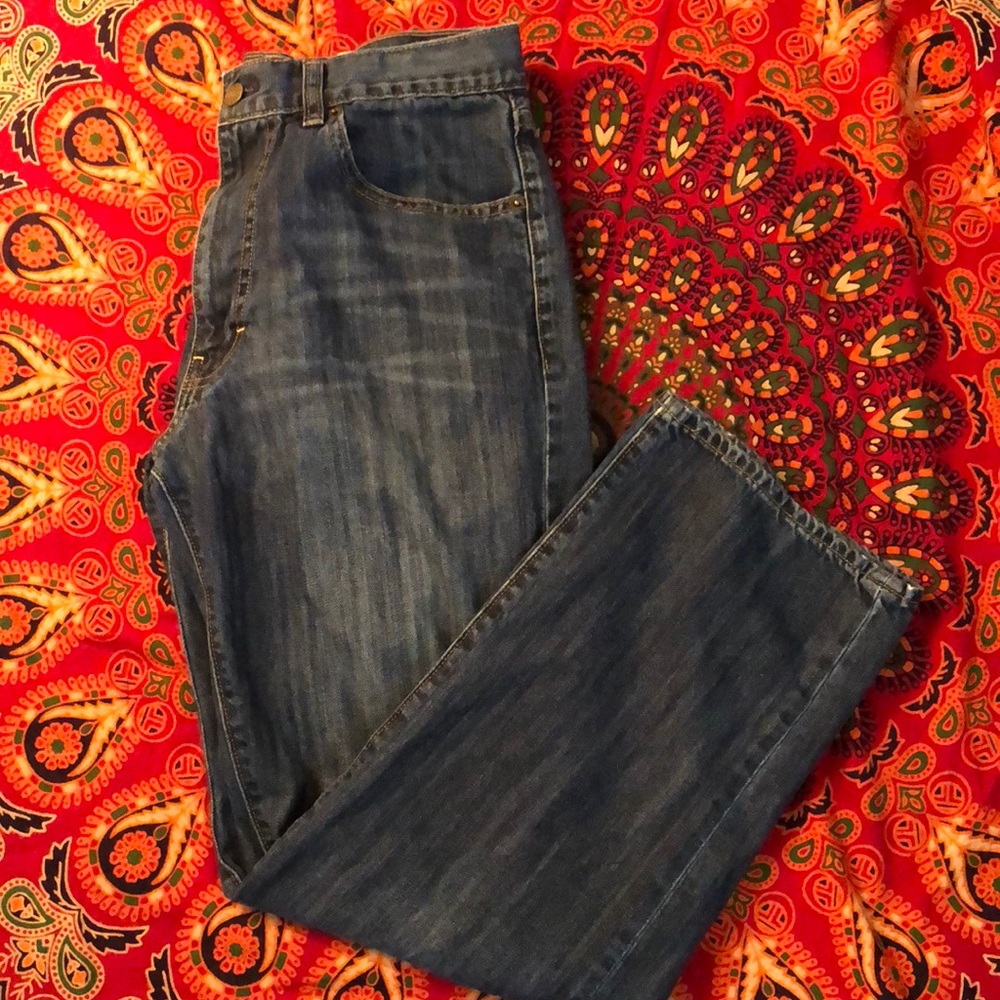 • Men’s J Crew Jeans •